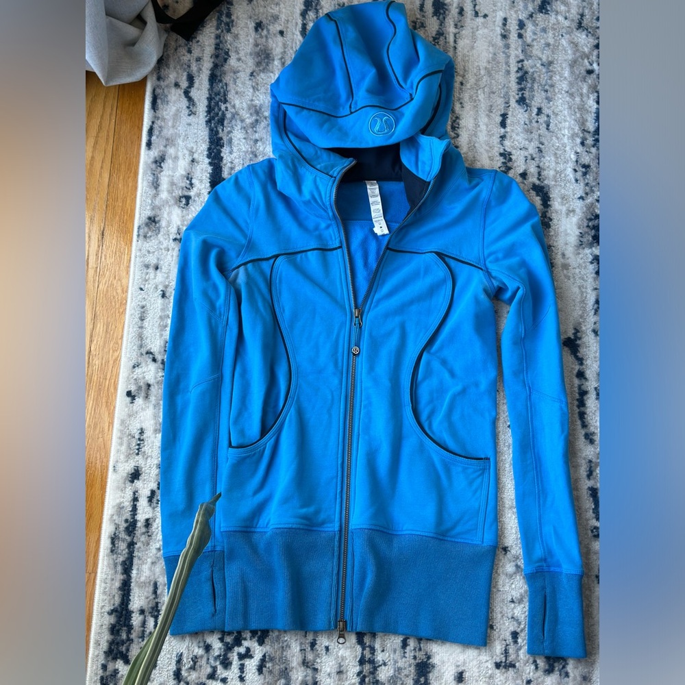 LULULEMON JACKET